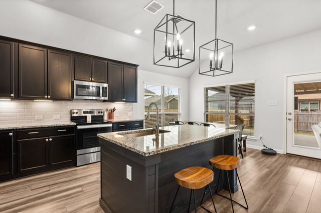 10237 Omni Drive, Waco, TX 76708