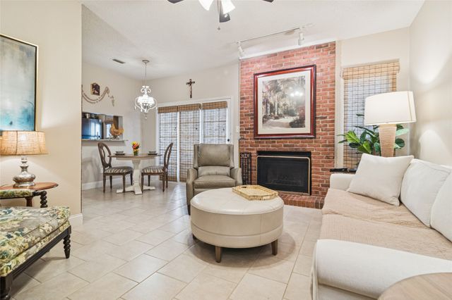 2106 Amesbury Drive 122, Arlington, TX 76011