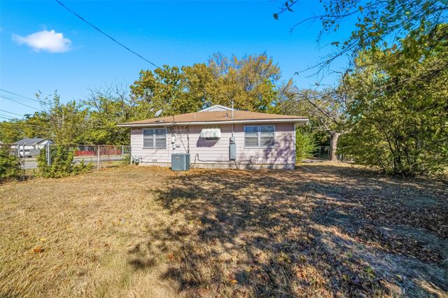 2926 N Prairie Creek Road, Dallas, TX 75227