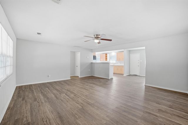 2926 N Prairie Creek Road, Dallas, TX 75227