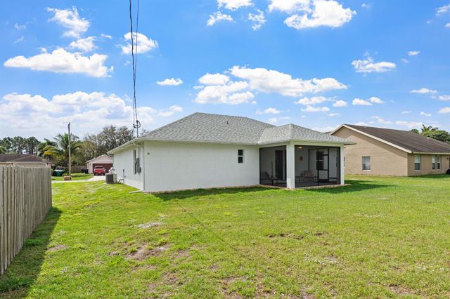 1825 SW Effland Avenue, Port St Lucie, FL 34953