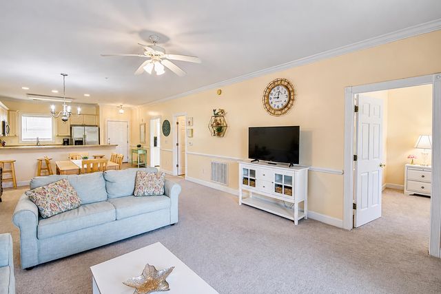 4898 Luster Leaf Cir Apt 203, Myrtle Beach, SC 29577