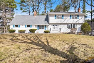 26 Ledgewood Dr, Danvers, MA 01923