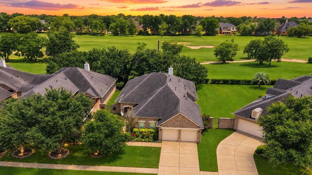 Image 1 of property listing at 3206 Mcmahon Way, Missouri City, TX 77459