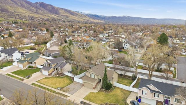 687 W 2025 N, Centerville, UT 84014