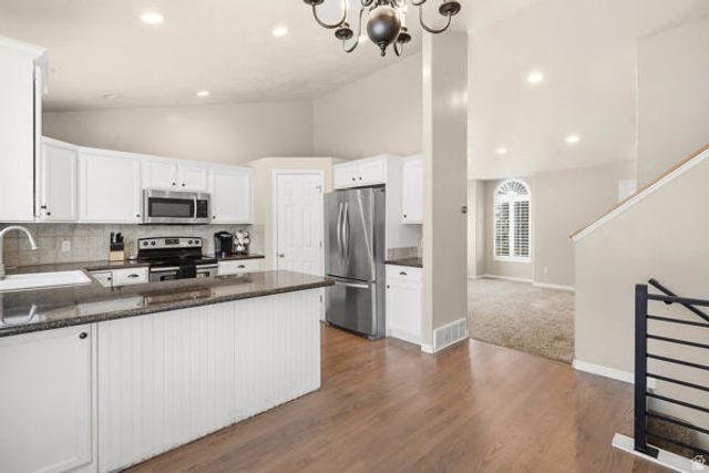 687 W 2025 N, Centerville, UT 84014