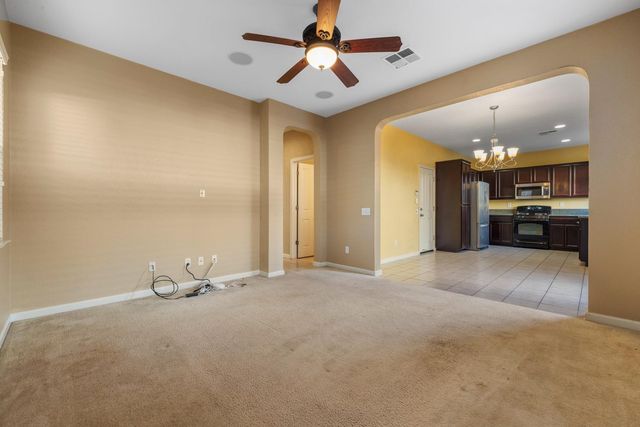 1447 Summerwind Ln, Manteca, CA 95337