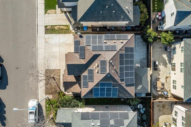 1447 Summerwind Ln, Manteca, CA 95337