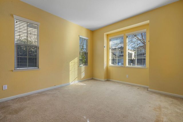 1447 Summerwind Ln, Manteca, CA 95337