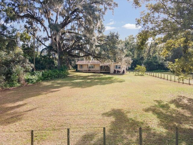 36228 CLINTON AVENUE, Dade City, FL 33525