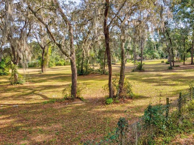 36228 CLINTON AVENUE, Dade City, FL 33525