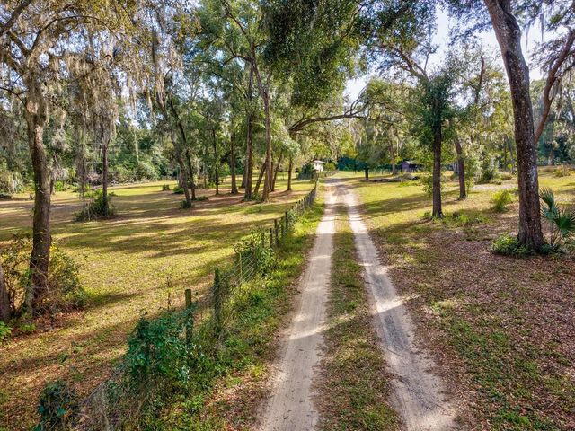 36228 CLINTON AVENUE, Dade City, FL 33525