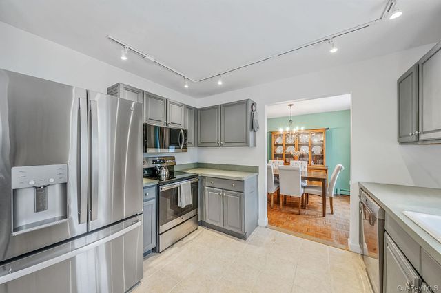 4 Green Terrace, Ridge, NY 11961