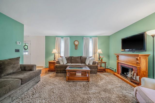 4 Green Terrace, Ridge, NY 11961