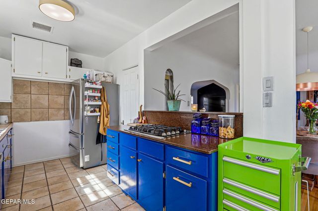 700 E BALTIMORE Drive, El Paso, TX 79902