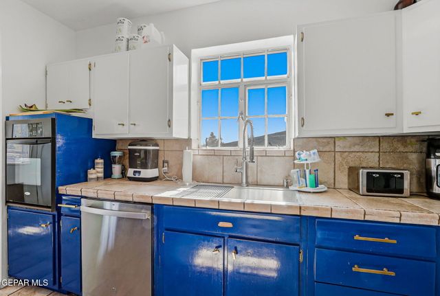 700 E BALTIMORE Drive, El Paso, TX 79902