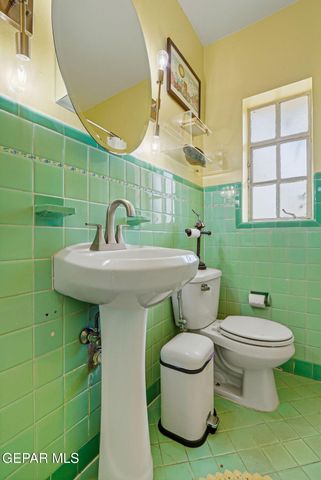 700 E BALTIMORE Drive, El Paso, TX 79902