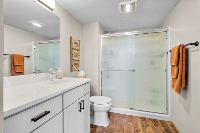 2222 1st Avenue NE 303, Cedar Rapids, IA 52402