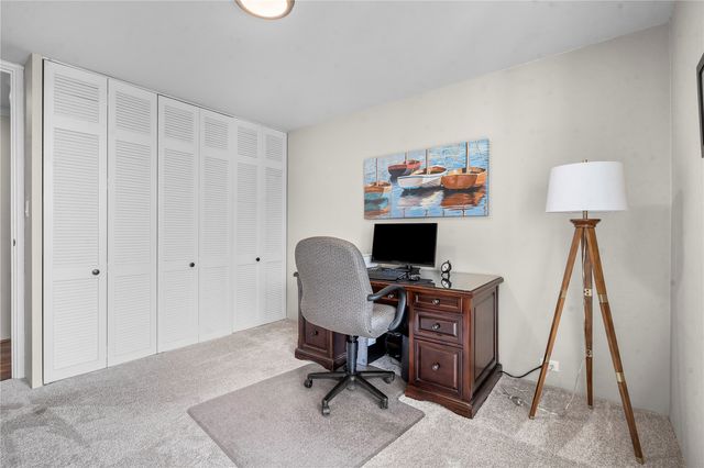 2222 1st Avenue NE 303, Cedar Rapids, IA 52402