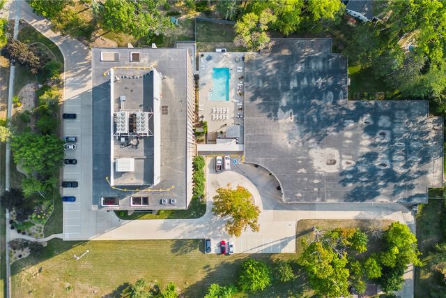 2222 1st Avenue NE 303, Cedar Rapids, IA 52402