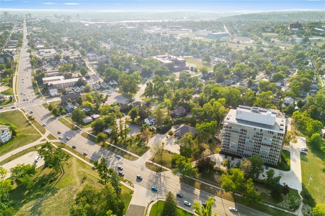 2222 1st Avenue NE 303, Cedar Rapids, IA 52402