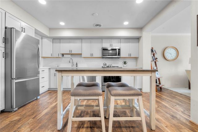 2222 1st Avenue NE 303, Cedar Rapids, IA 52402