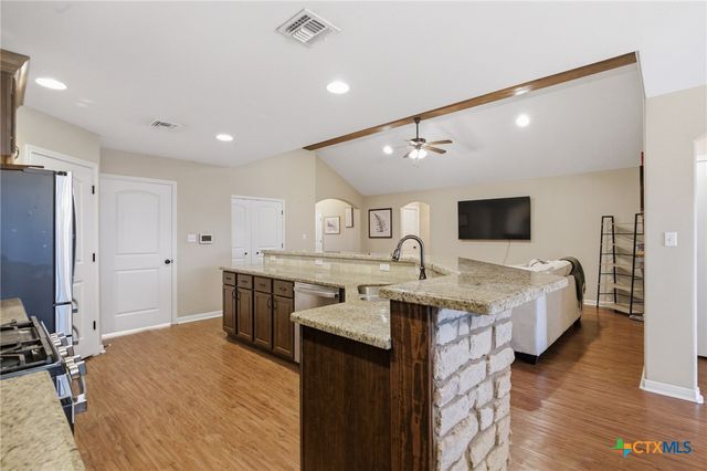 306 Tuscany Drive, Victoria, TX 77904