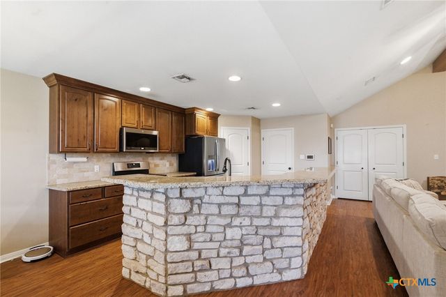 306 Tuscany Drive, Victoria, TX 77904