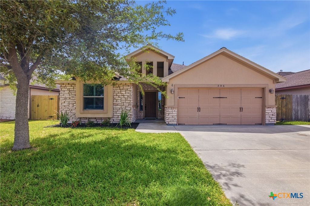 306 Tuscany Drive, Victoria, TX 77904