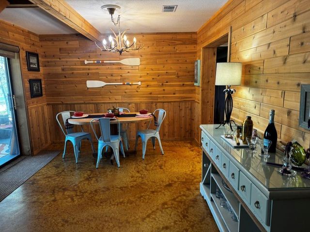 236 E Lakeshore Drive, Cherokee Village, AR 72525