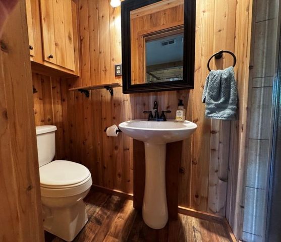 236 E Lakeshore Drive, Cherokee Village, AR 72525