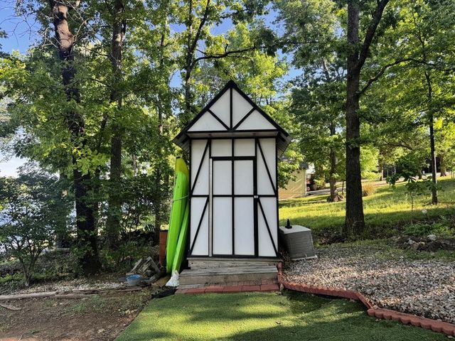 236 E Lakeshore Drive, Cherokee Village, AR 72525