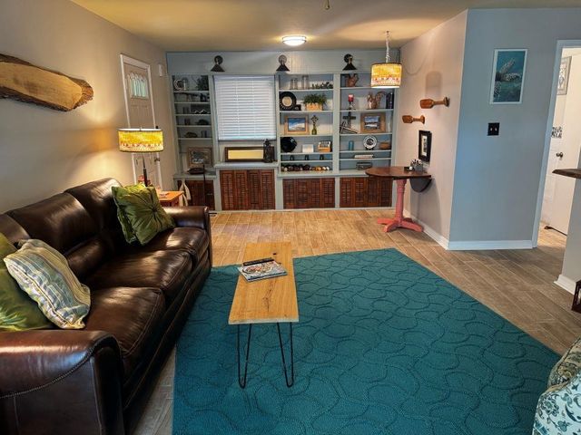 236 E Lakeshore Drive, Cherokee Village, AR 72525