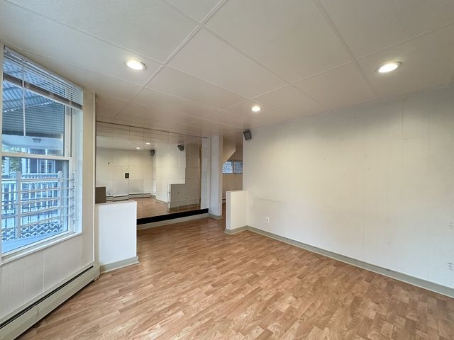 3734 W Wabansia Avenue 1F, Chicago, IL 60647