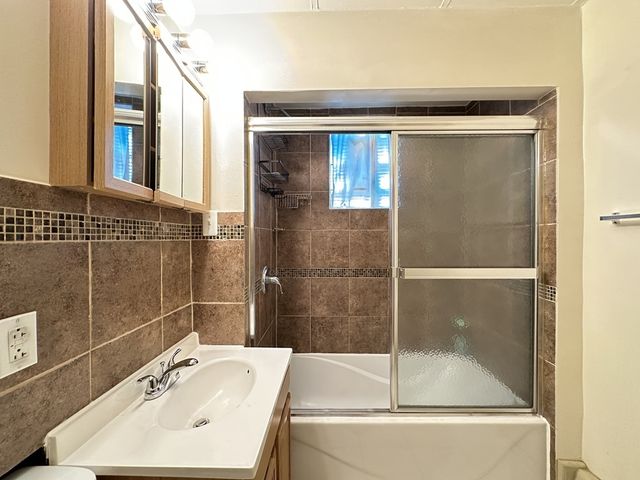 3734 W Wabansia Avenue 1F, Chicago, IL 60647