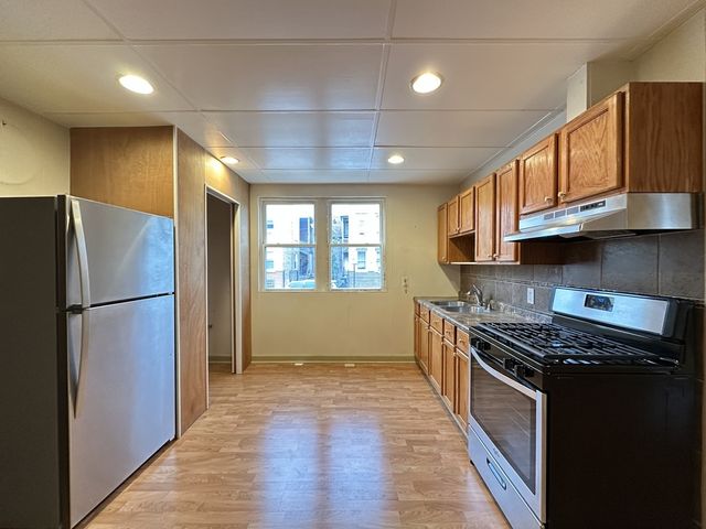 3734 W Wabansia Avenue 1F, Chicago, IL 60647