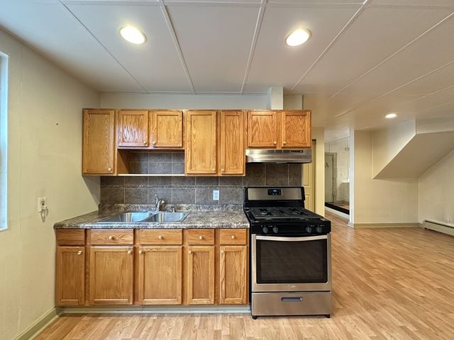 3734 W Wabansia Avenue 1F, Chicago, IL 60647