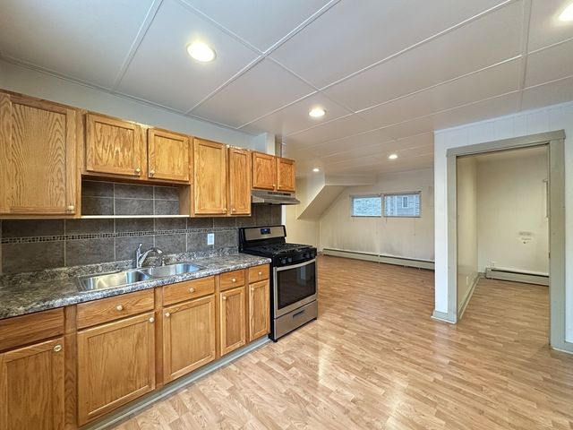 3734 W Wabansia Avenue 1F, Chicago, IL 60647