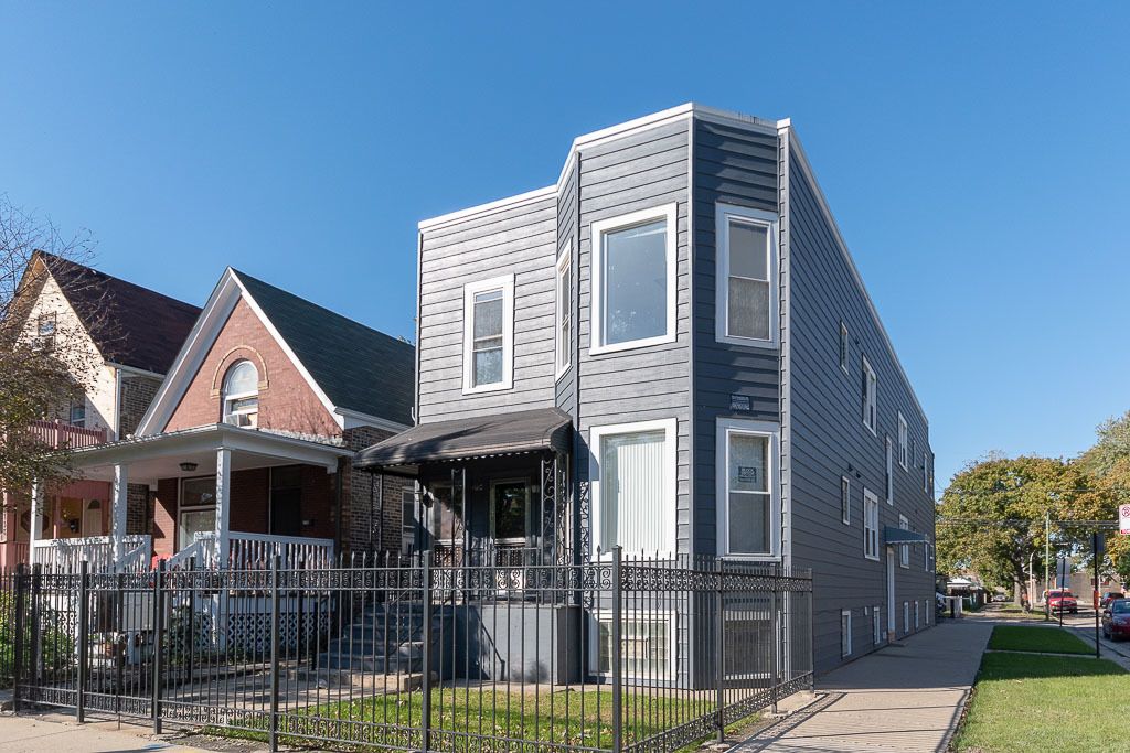 3734 W Wabansia Avenue 1F, Chicago, IL 60647