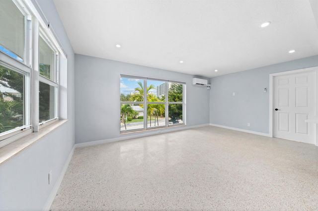 3220 NE 7TH Place 3, Pompano Beach, FL 33062