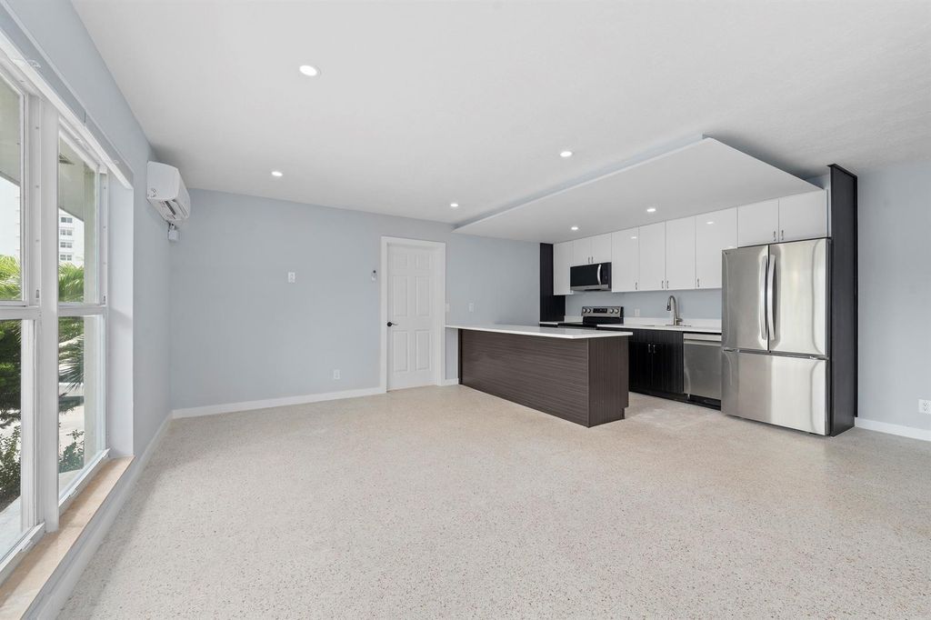 3220 NE 7TH Place 3, Pompano Beach, FL 33062