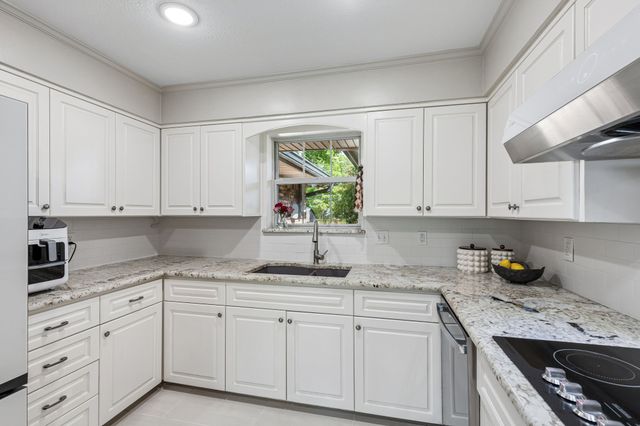 7519 Larchview Drive, Dallas, TX 75254