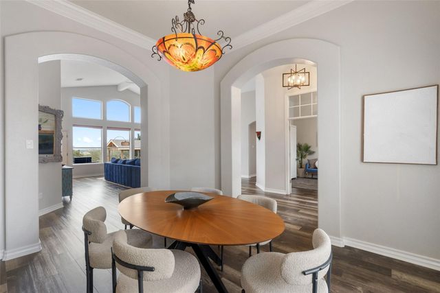 320 Heritage DR, Austin, TX 78737