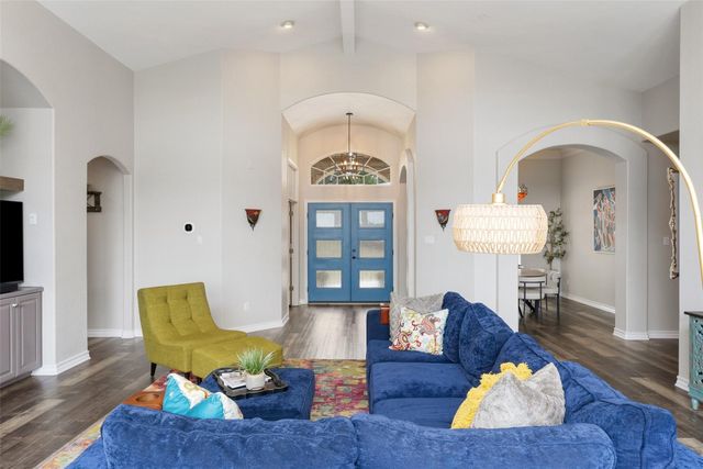 320 Heritage DR, Austin, TX 78737