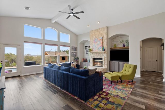 320 Heritage DR, Austin, TX 78737