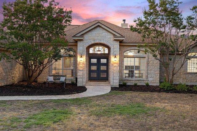 320 Heritage DR, Austin, TX 78737