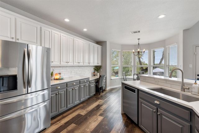 320 Heritage DR, Austin, TX 78737