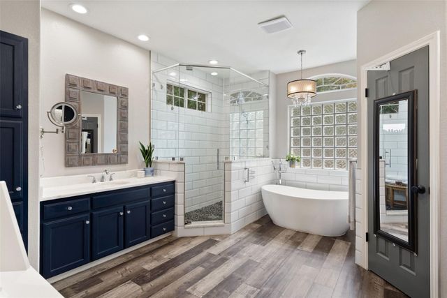 320 Heritage DR, Austin, TX 78737