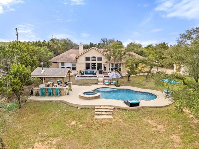 320 Heritage DR, Austin, TX 78737