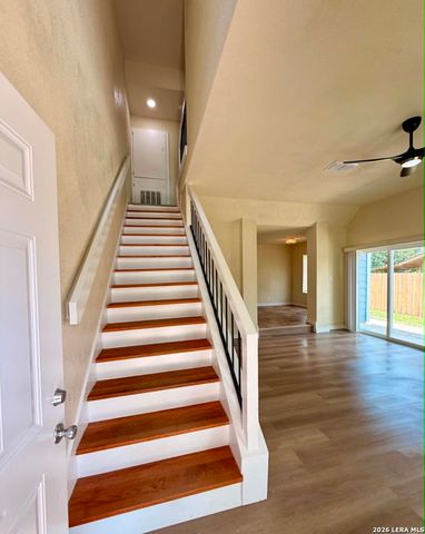8416 FOREST RIDGE DR, San Antonio, TX 78239